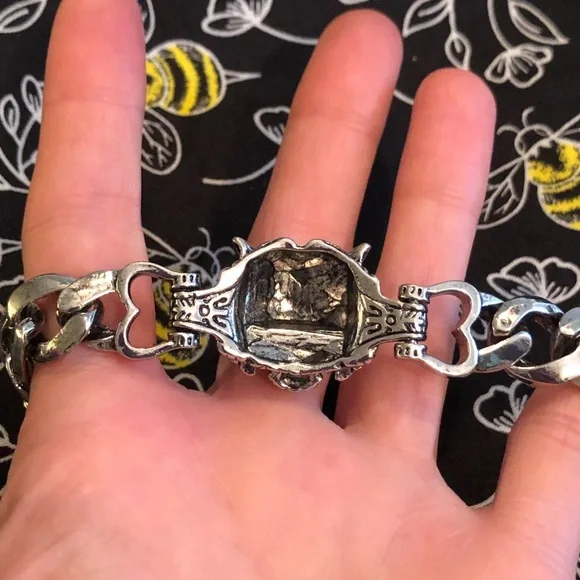 Silver Tone Tiger Head Bracelet - Picture 6 of 8